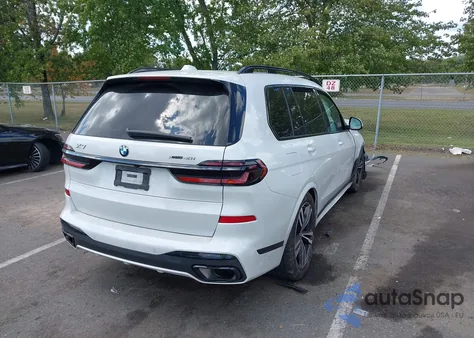2024 BMW X7 xDrive40I z USA, uszkodzony, nr VIN 5UX23EM08R9U94106